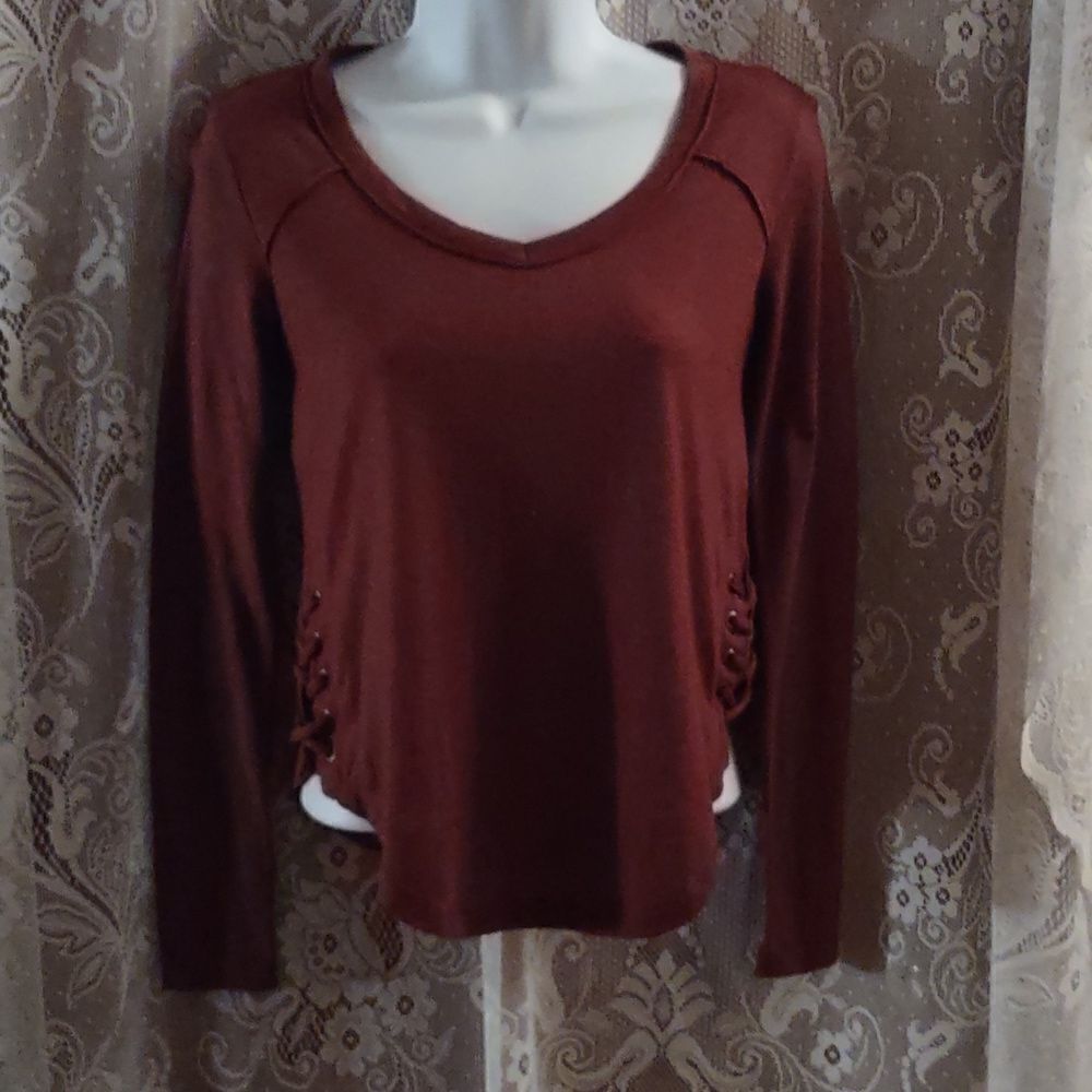 Mudd Women's XXS‎ burnt rust long sleeve pullover shirt  lace up sides accent